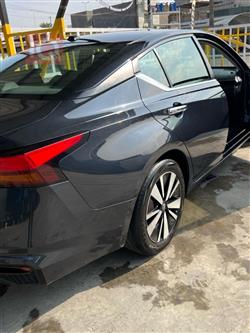 نيسان ألتيما